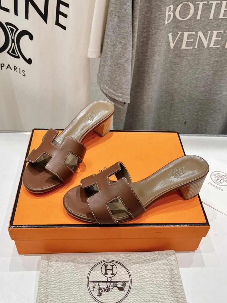 Hermès Unisex Slides detail 2