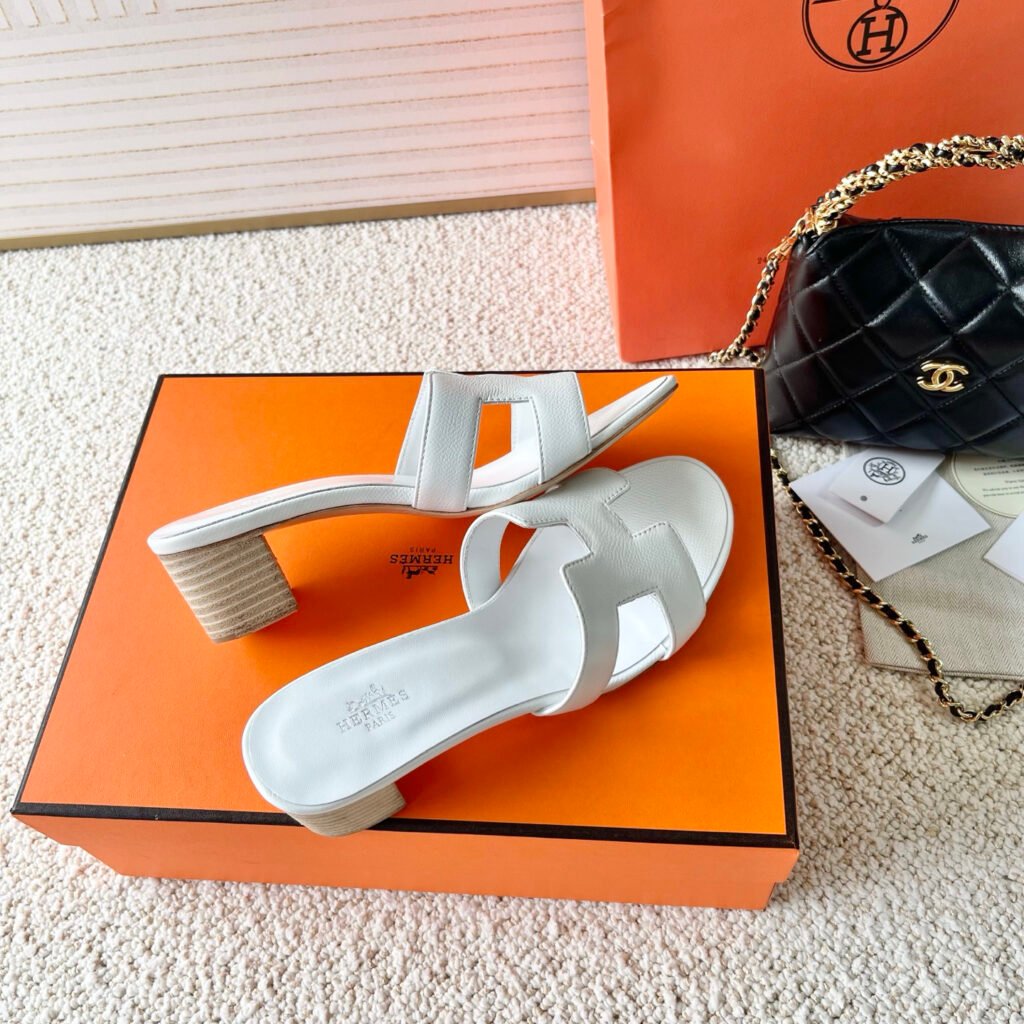 Hermès Unisex Slides detail 2
