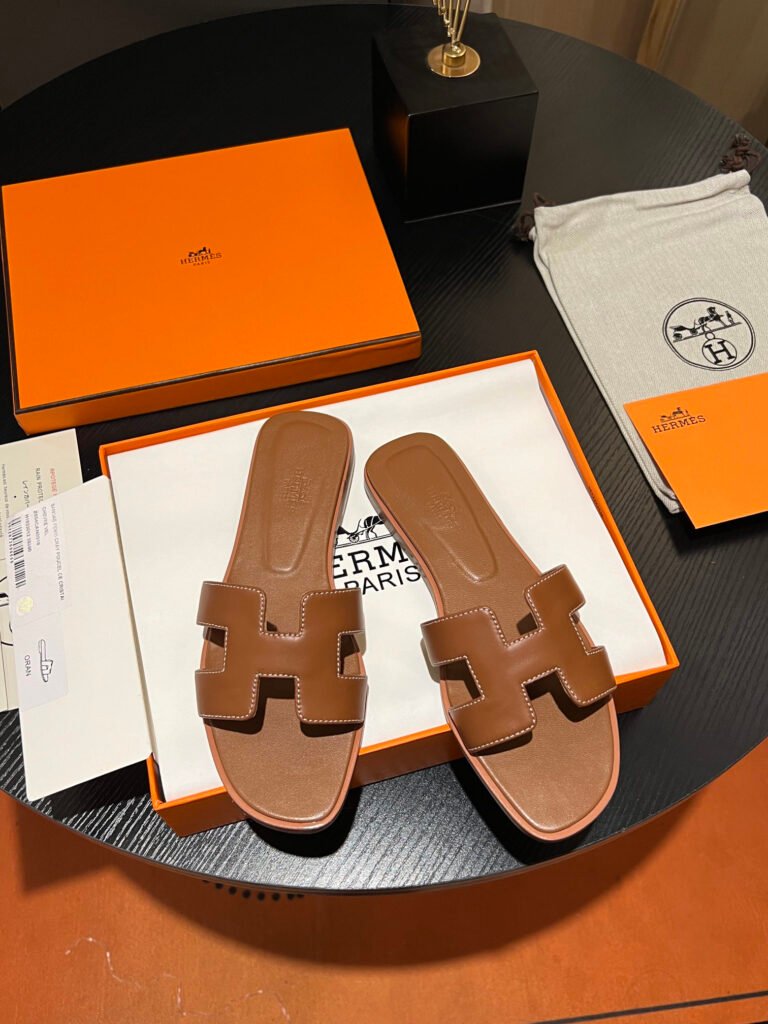 Hermès Unisex Slides detail 2