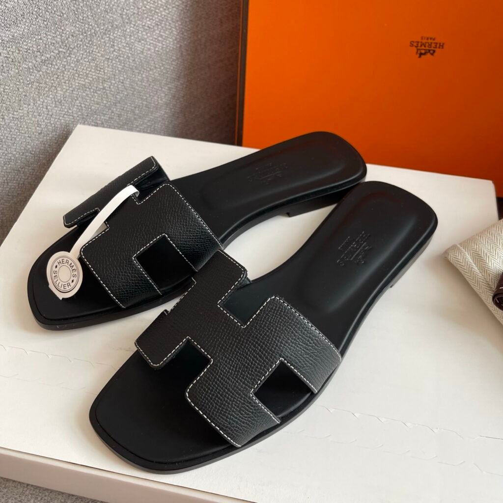 Hermès Unisex Sneakers detail 2