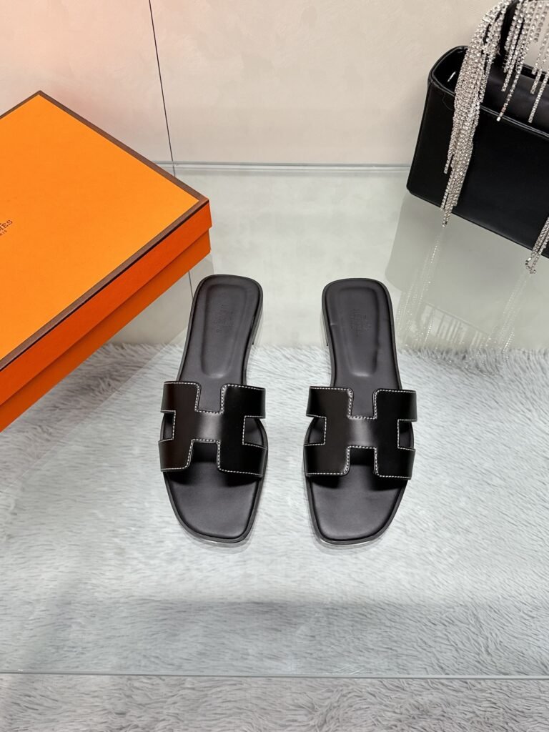 Hermès Unisex Slides detail 2