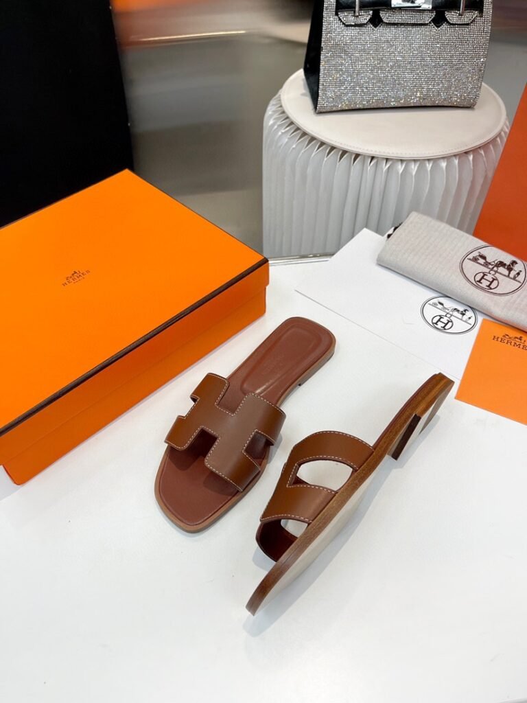 Hermès Unisex Slides detail 2