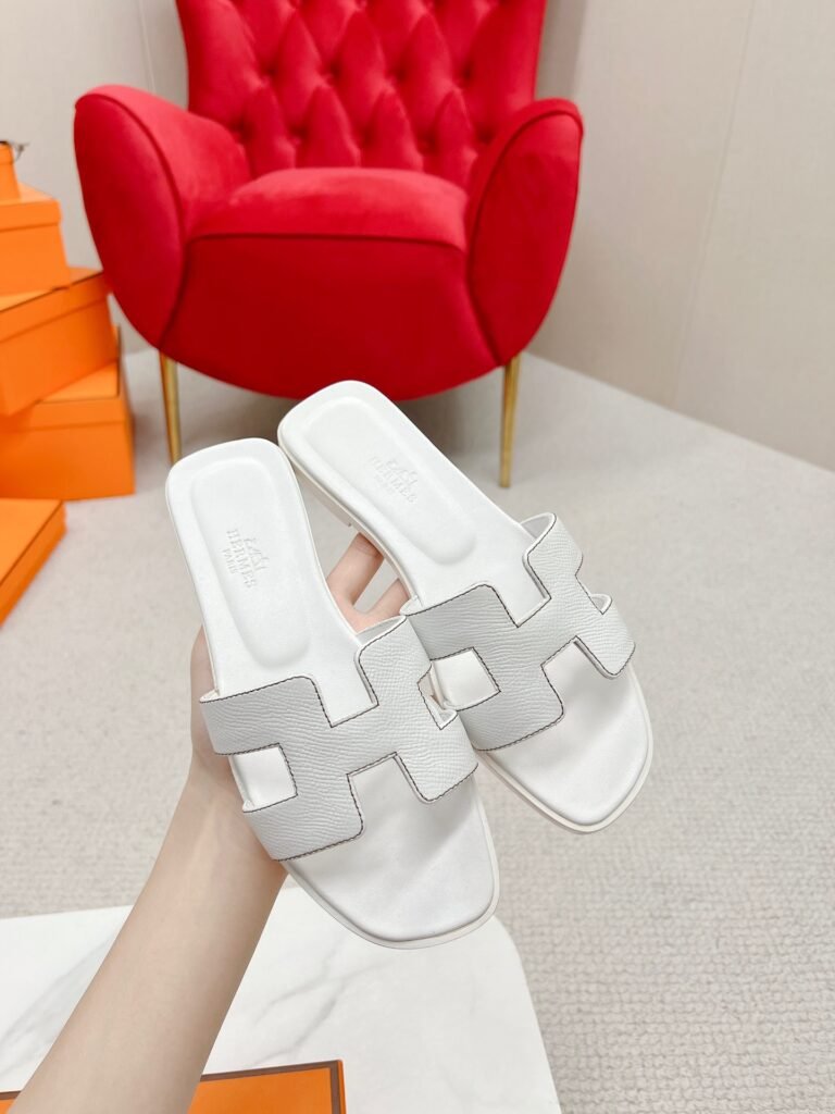 Hermès Unisex Slides detail 2