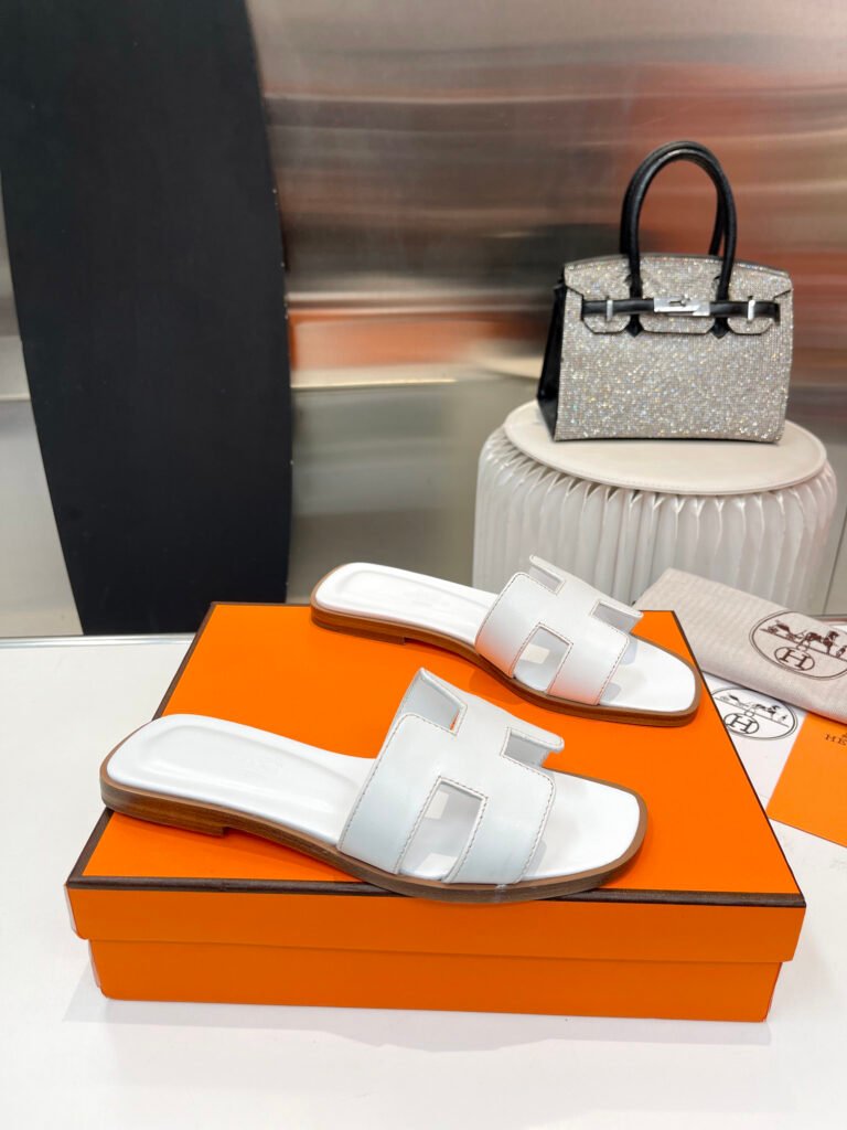 Hermès Unisex Slides detail 2
