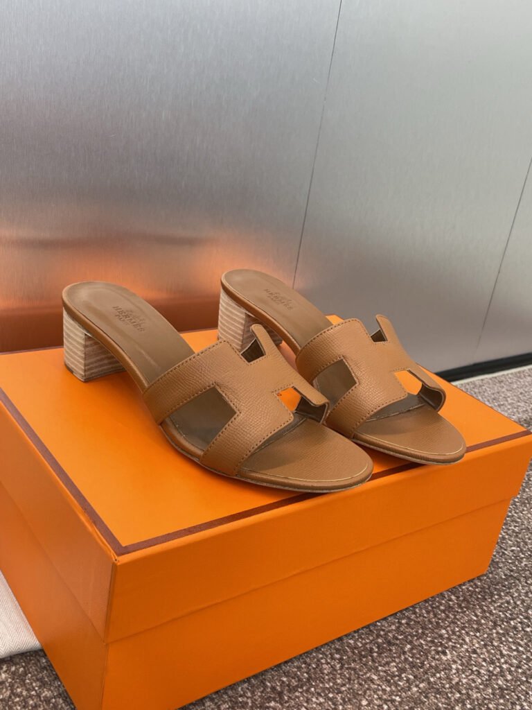 Hermès Unisex Slides detail 2