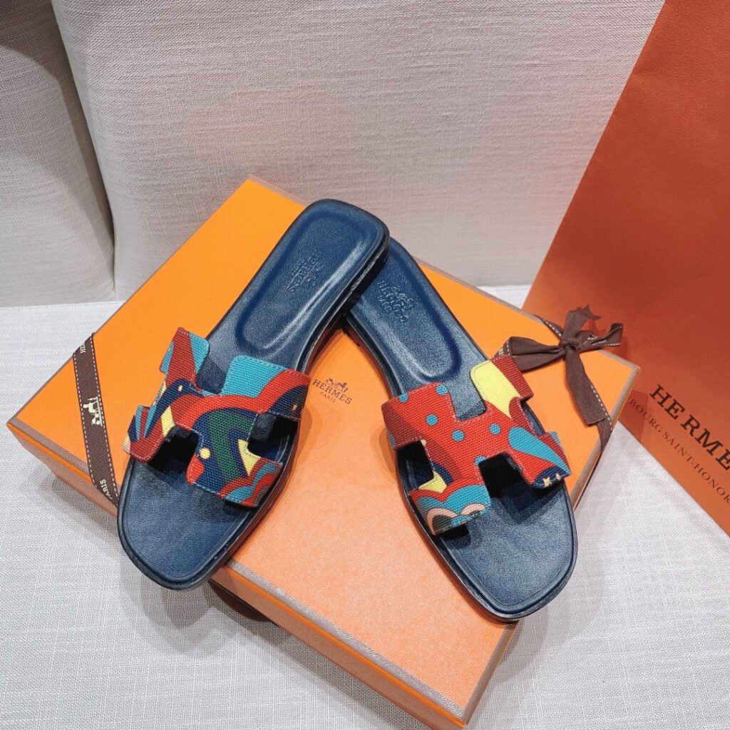 Hermès Unisex Slides detail 2