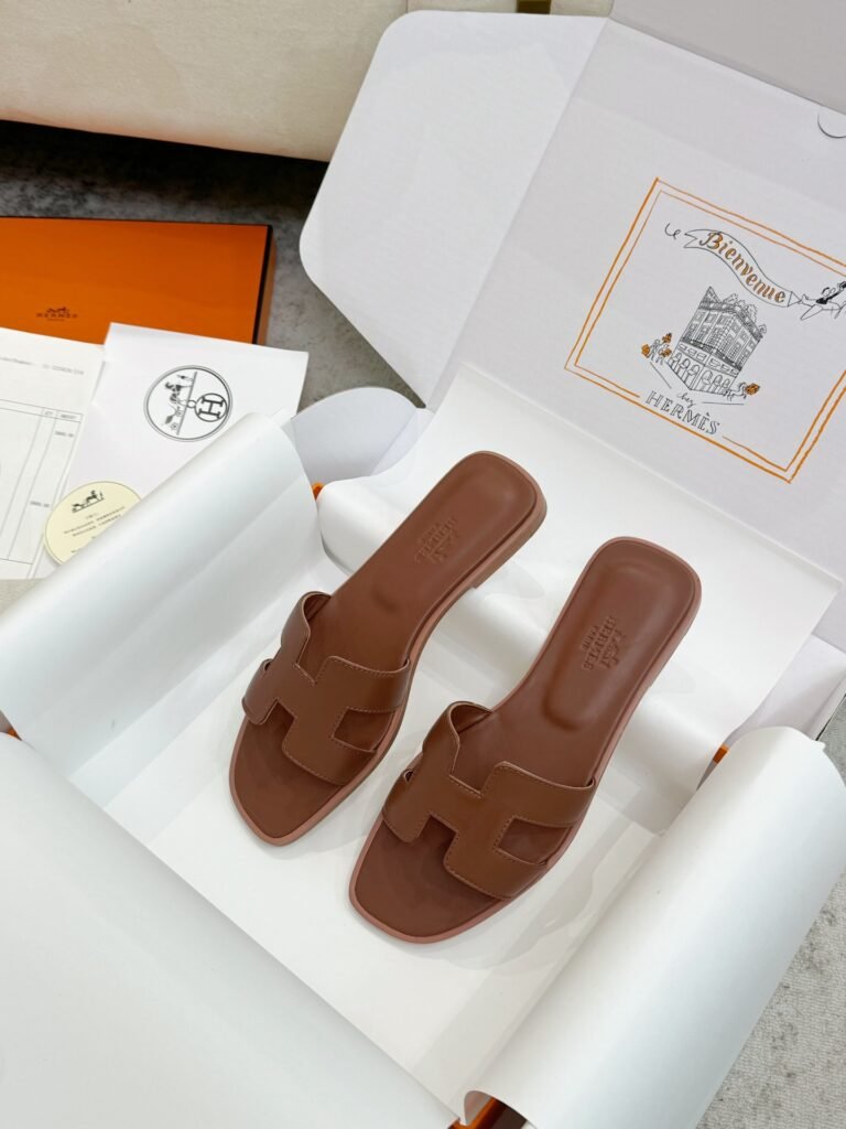 Hermès Unisex Slides detail 2