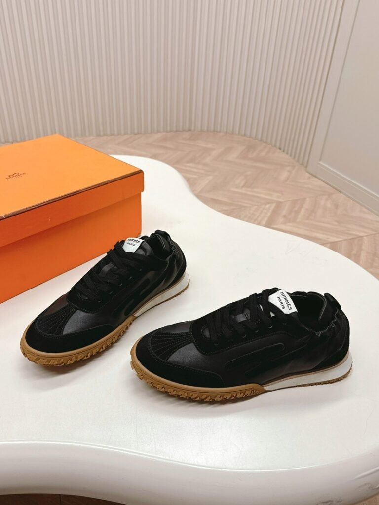 Hermès Unisex White Low-Top Sneakers detail 2