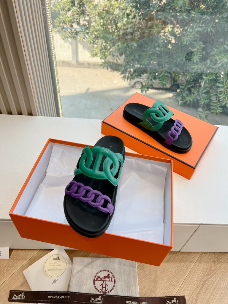 Hermès Unisex Sneakers detail 2