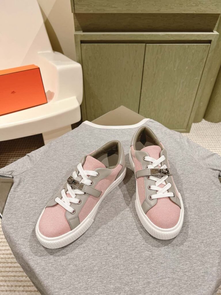 Hermès Unisex Sneakers detail 2