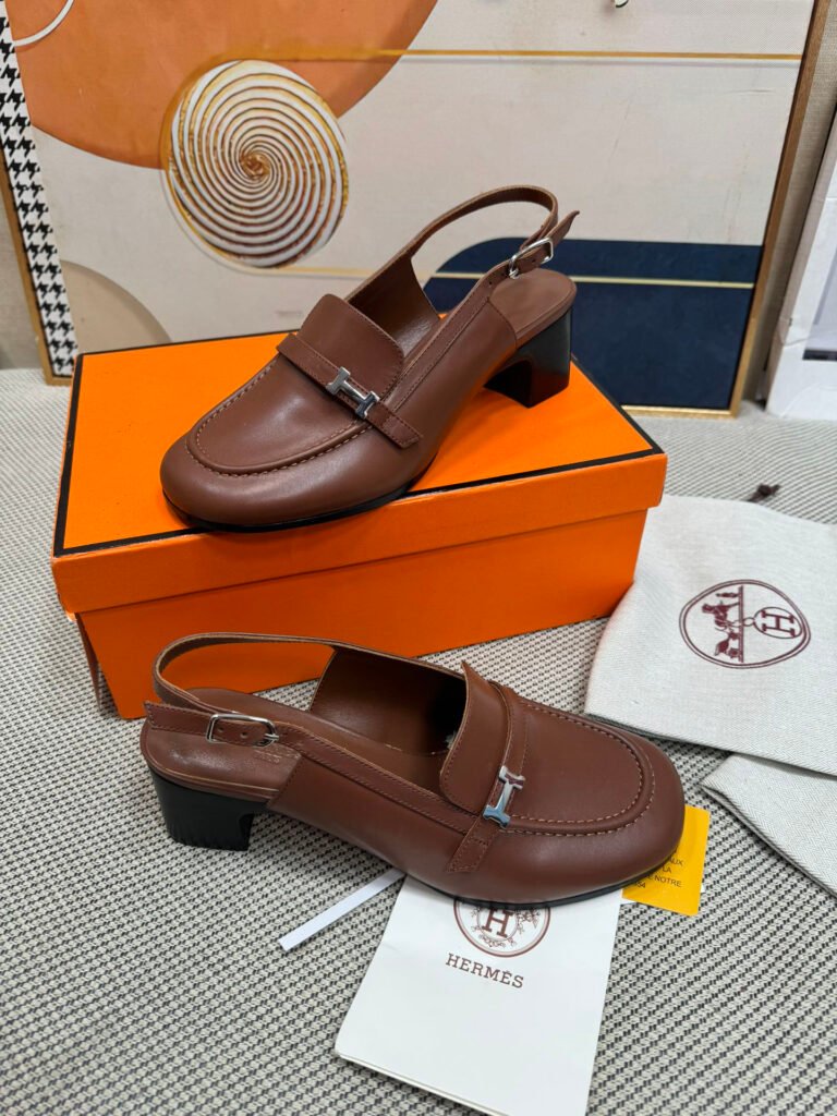 Hermès Unisex Sandals detail 2
