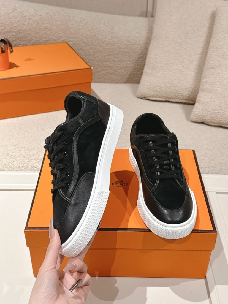 Hermès Unisex White Low-Top Sneakers detail 2