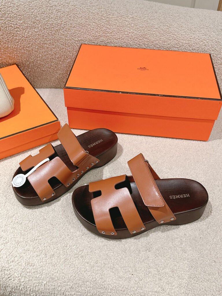Hermès Unisex Slides detail 2