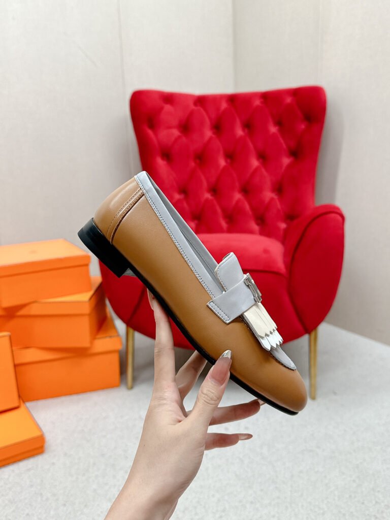 Hermès Unisex Loafers detail 2