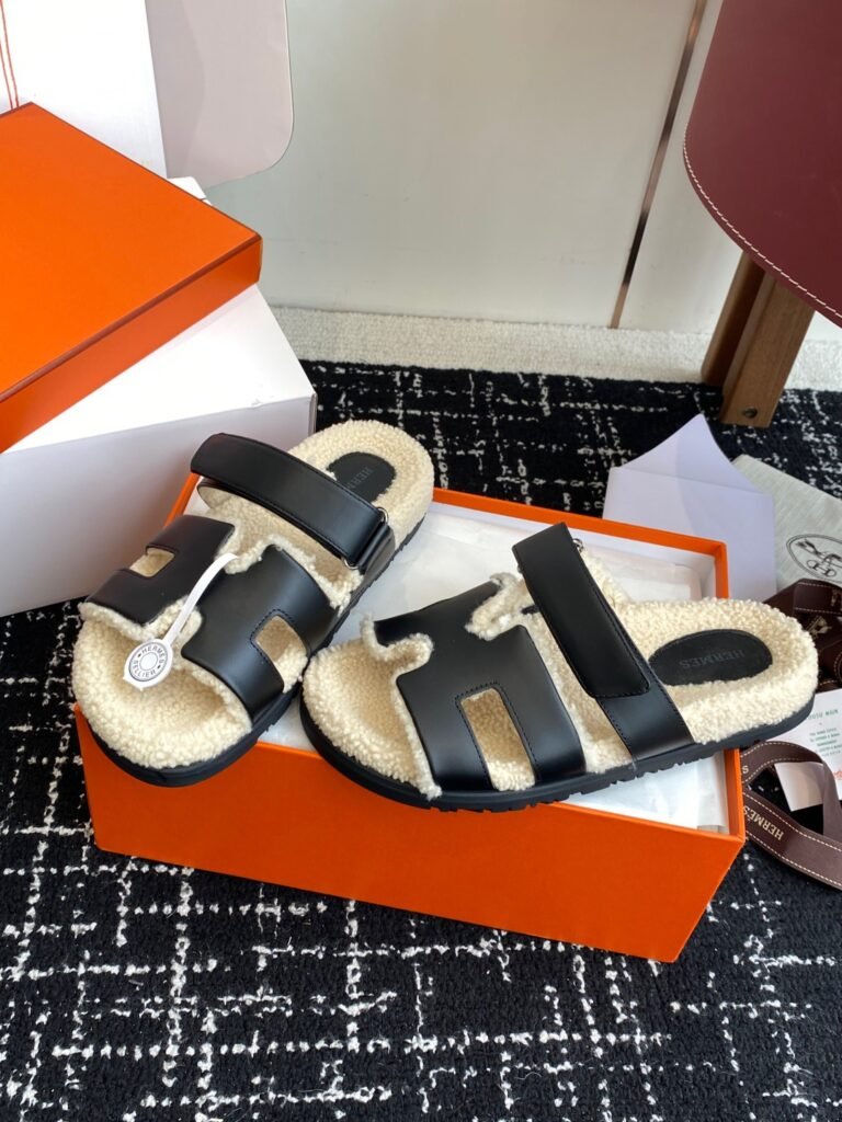 Hermès Men's Shearling Shoes detail 2