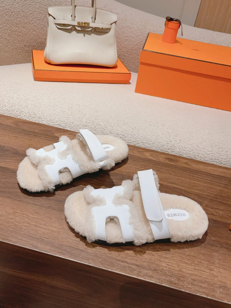 Hermès Unisex Shearling Shoes detail 2