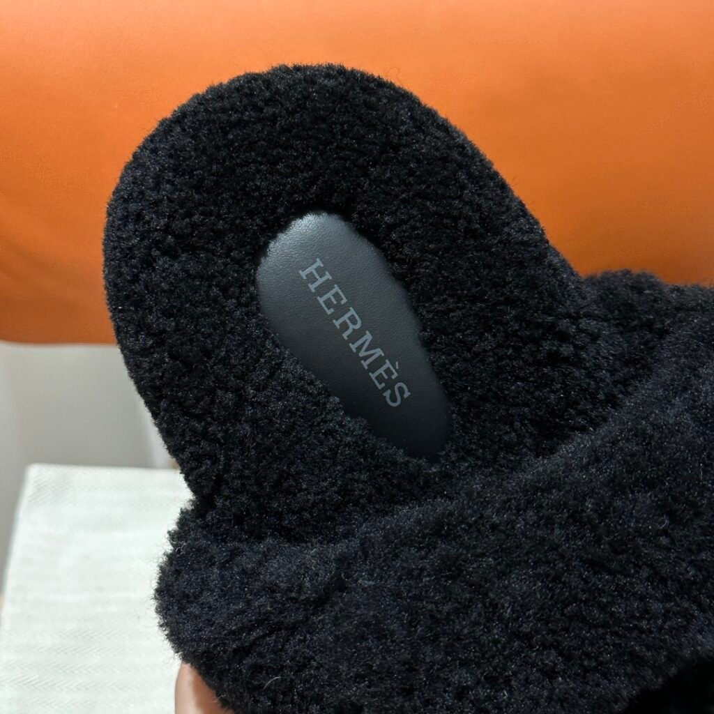 Hermès Unisex Shearling Shoes detail 2