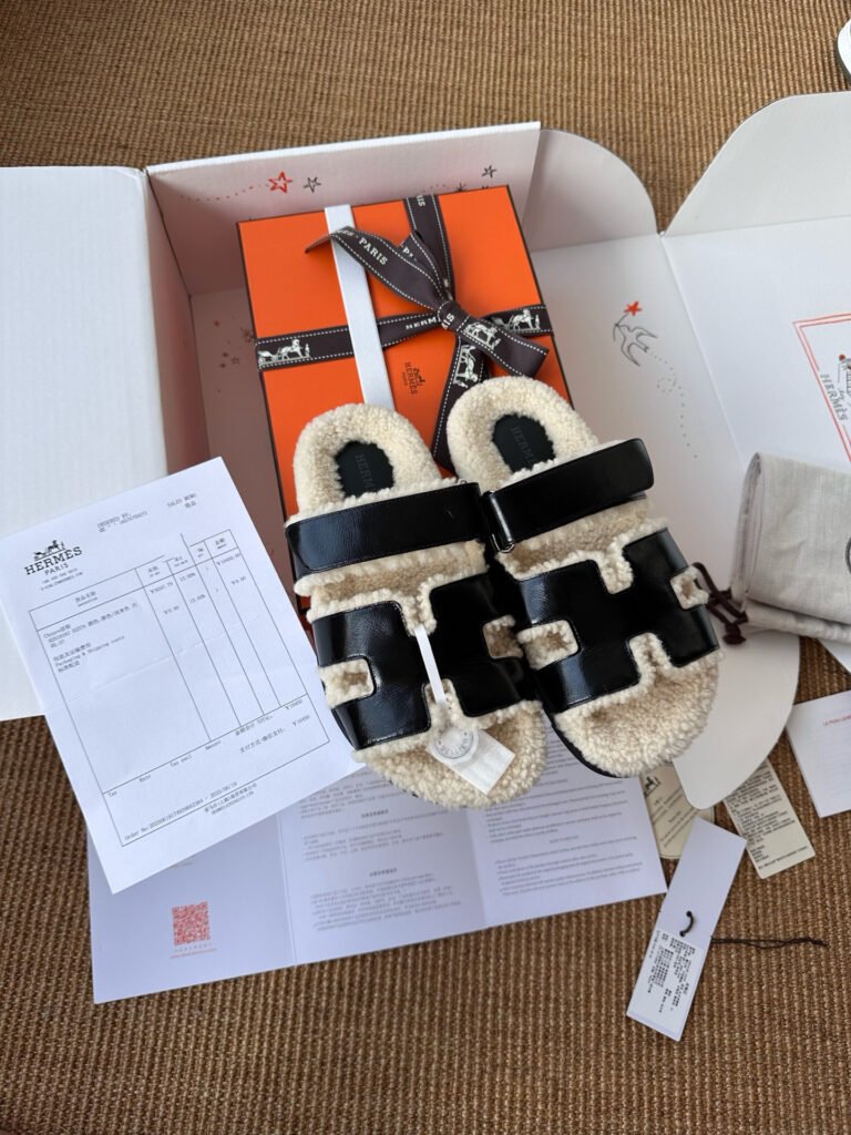 Hermès Unisex Shearling Shoes detail 2