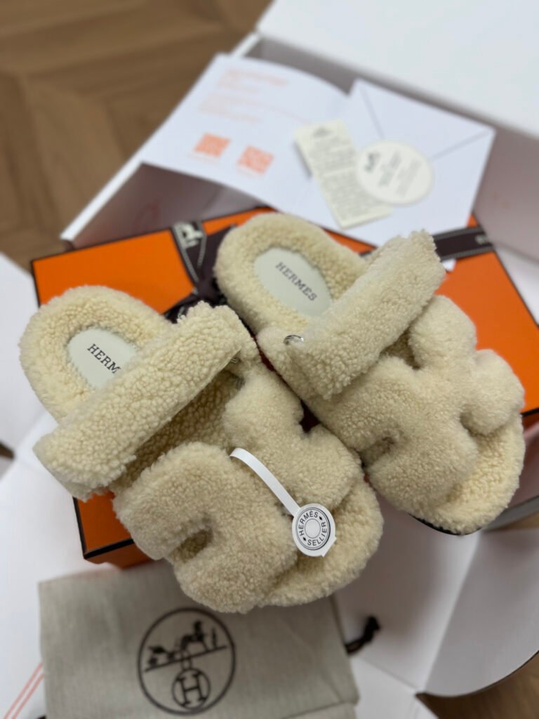 Hermès Unisex Shearling Shoes detail 2