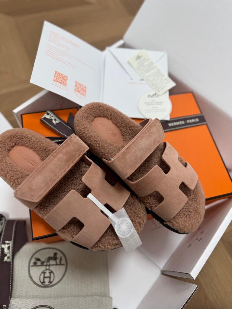 Hermès Unisex Shearling Shoes detail 2