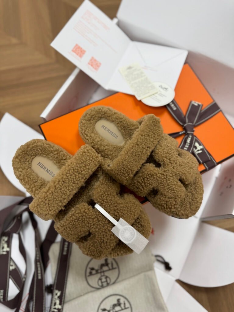 Hermès Unisex Shearling Shoes detail 2