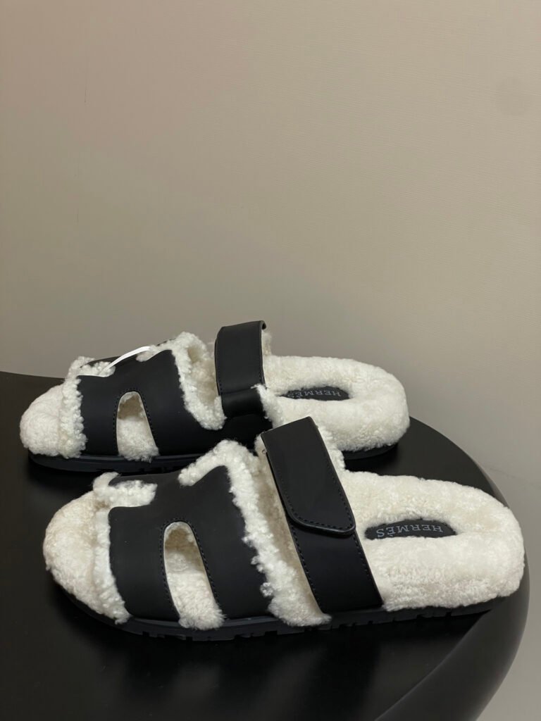 Hermès Unisex Shearling Shoes detail 2