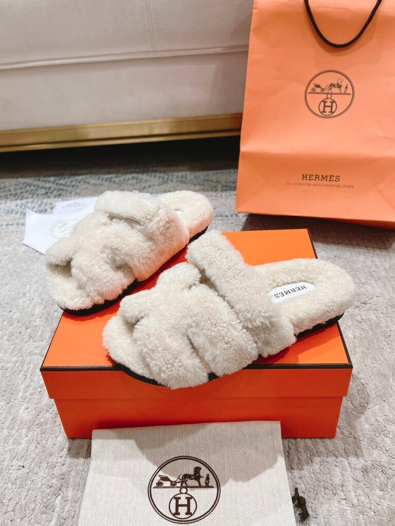 Hermès Unisex Shearling Shoes detail 2