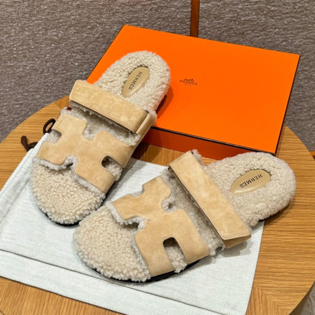 Hermès Unisex Shearling Shoes detail 2