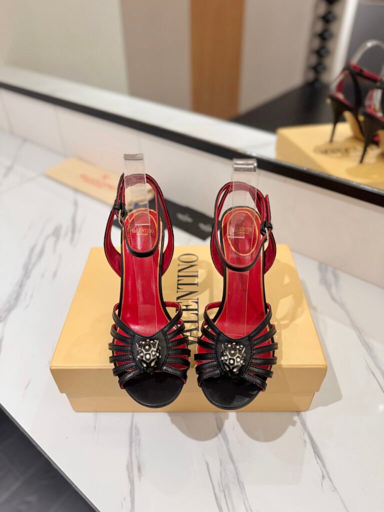 Valentino Garavani Women's High-Heel Pumps detail image 2