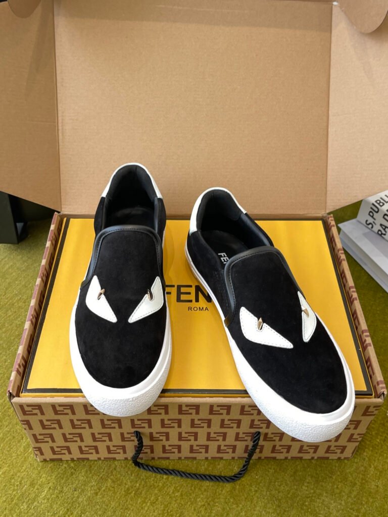 Fendi Unisex Sneakers detail 2