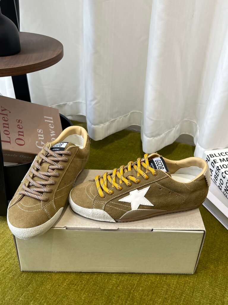 Golden Goose Unisex Distressed Sneakers detail 2