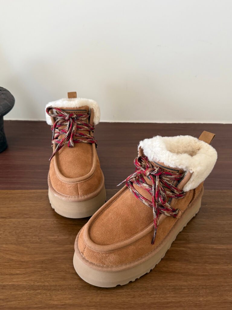 UGG Unisex Sneakers detail image 2