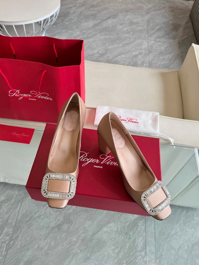 Roger Vivier Women's High-Heel Pumps detail image 2