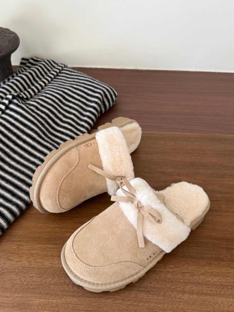 UGG Unisex Athletic Sneakers detail image 2