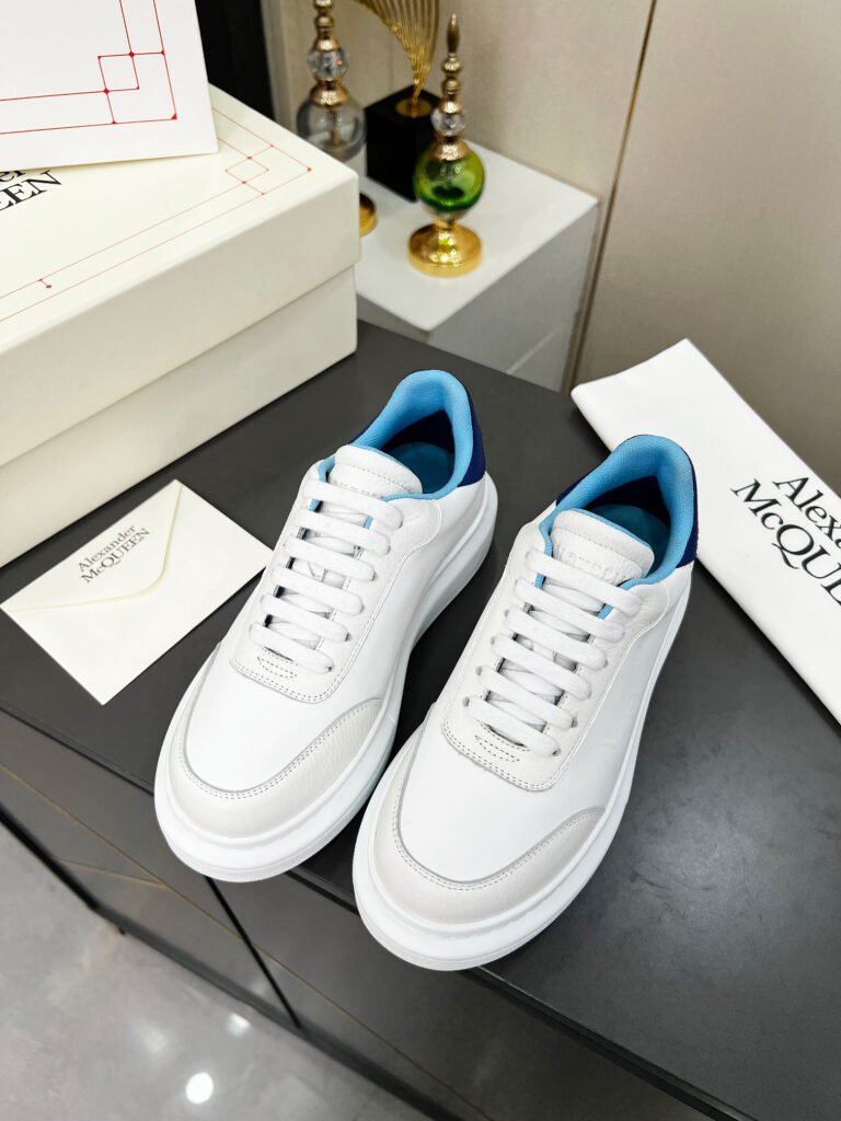 Alexander McQueen Unisex Sneakers detail image 2