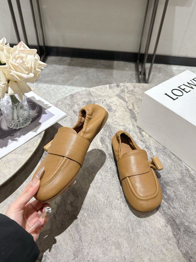 Loewe Unisex Sneakers detail 2