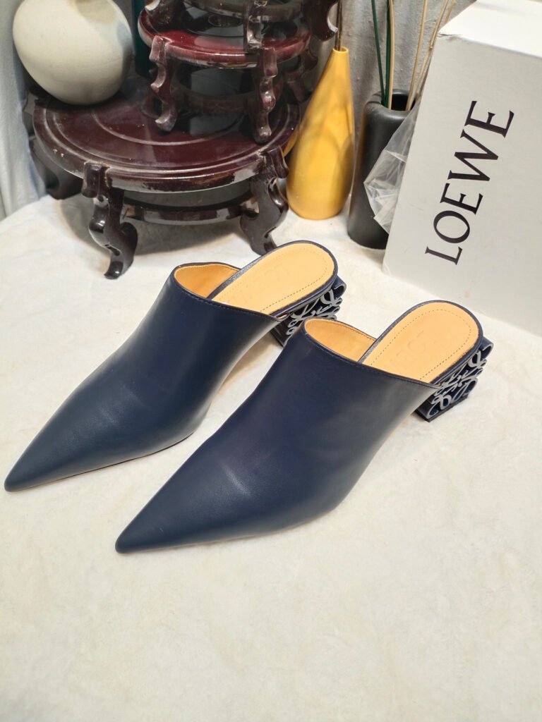 Loewe Unisex Sneakers detail 2