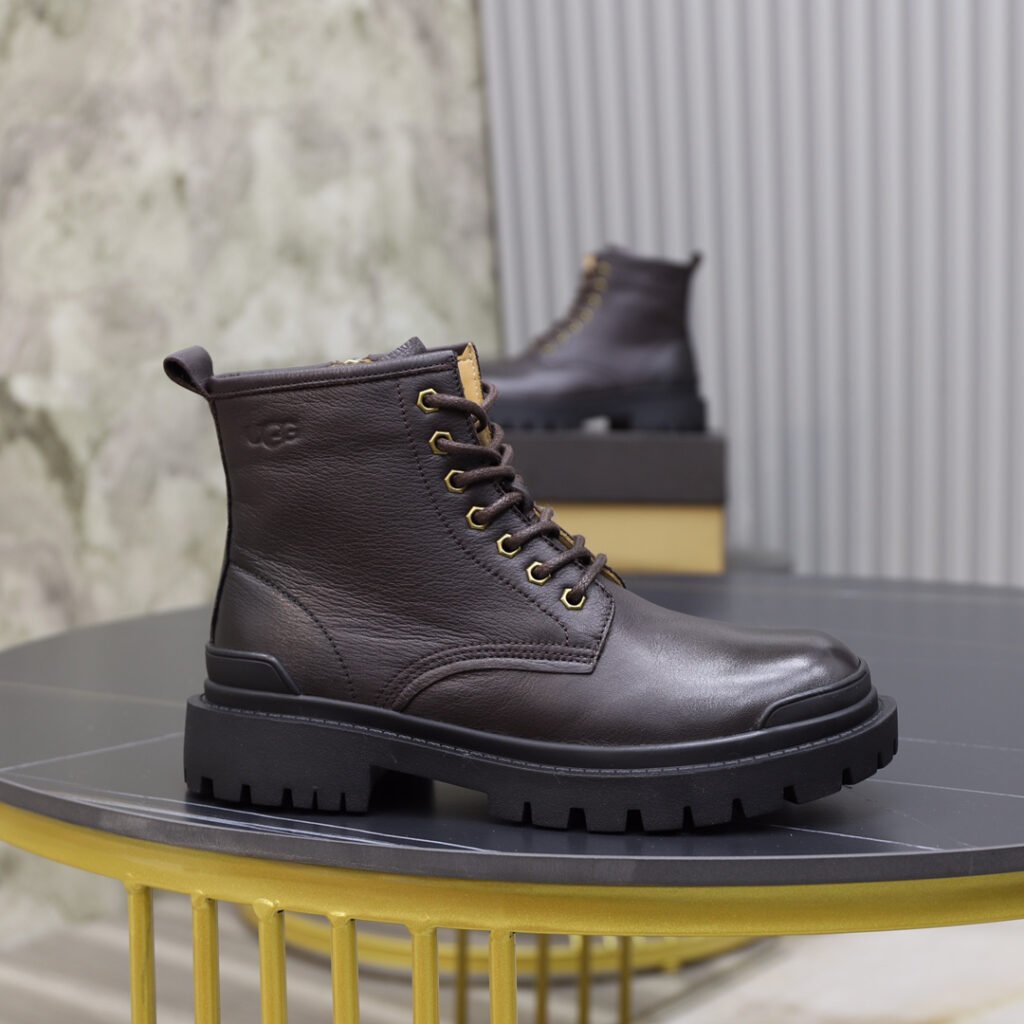 UGG Men's Sneakers detail image 2