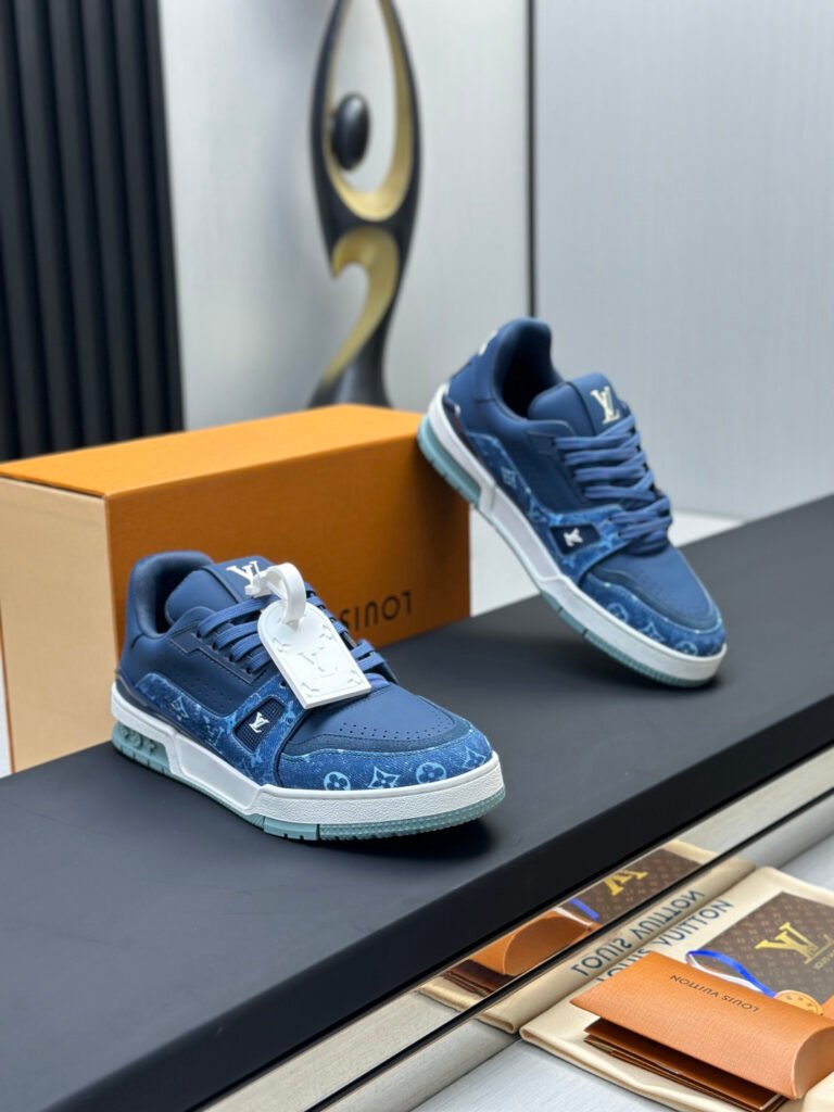 Louis Vuitton Men's Sneakers detail image 2