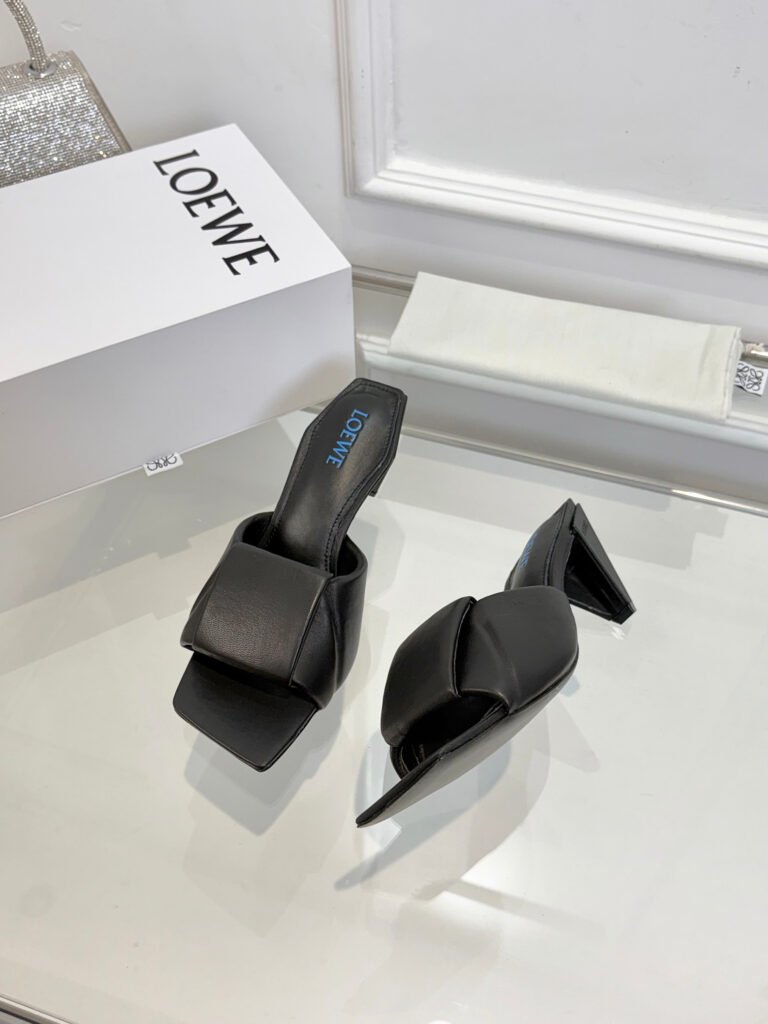 Loewe Unisex Sneakers detail 2
