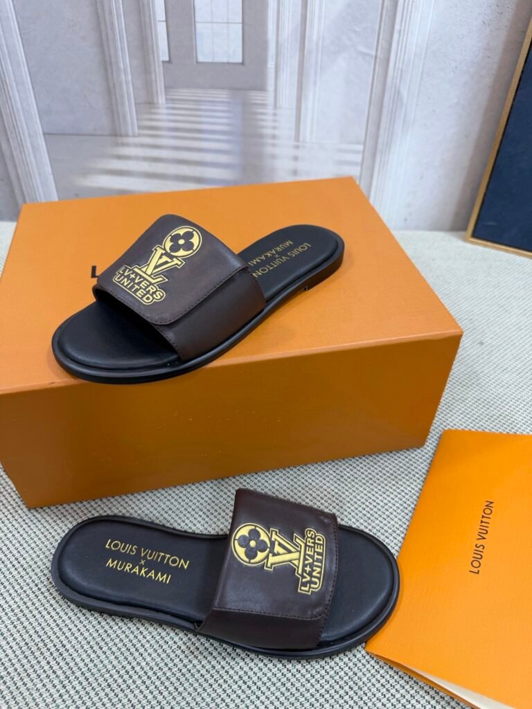 Louis Vuitton Unisex Slides detail 2
