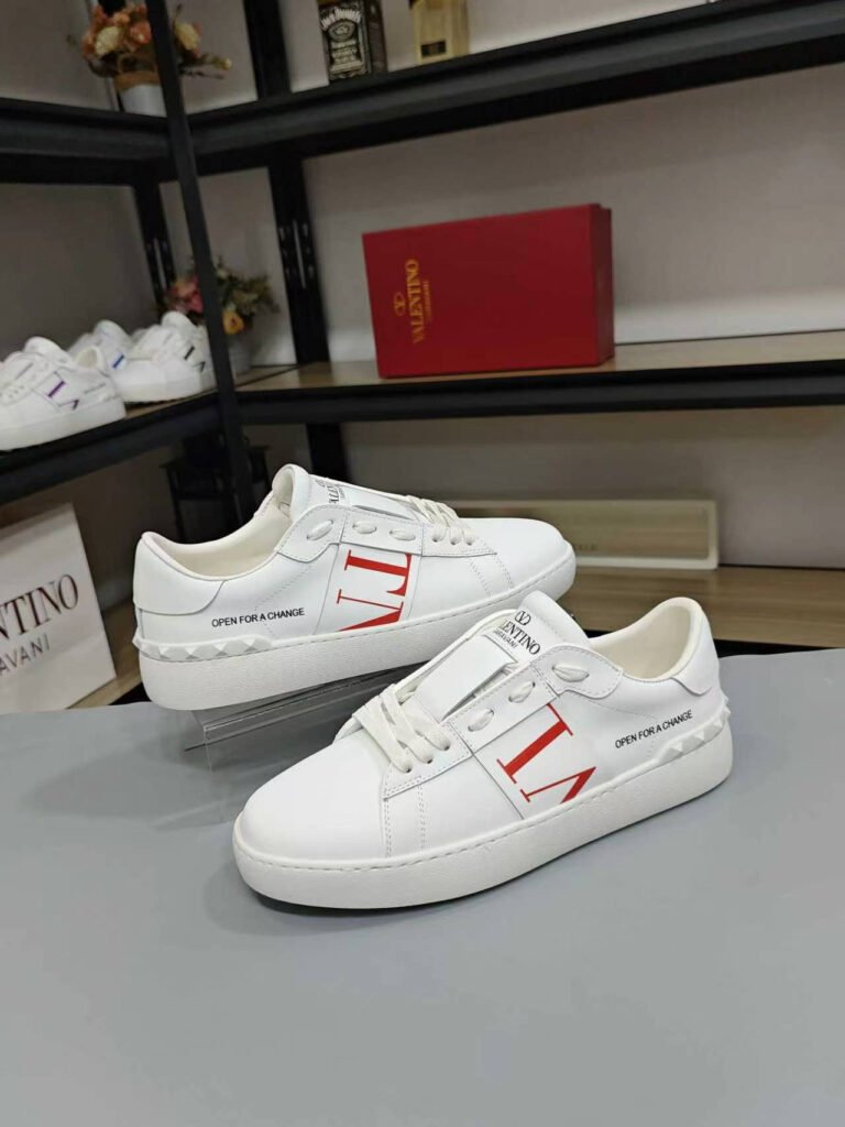 Valentino Garavani Unisex Sneakers detail 2