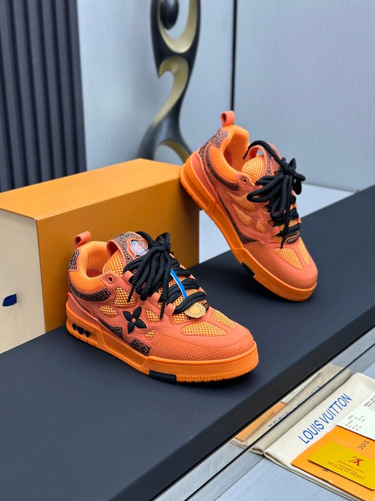Louis Vuitton Unisex Sneakers detail image 2