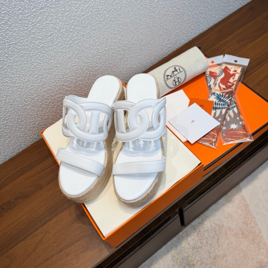 Hermès Unisex Slides detail 2