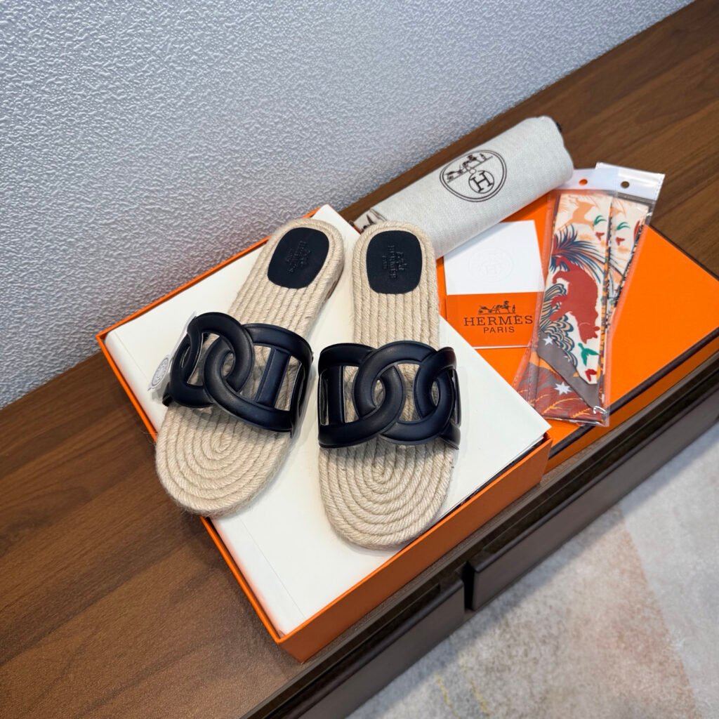 Hermès Unisex Slides detail 2