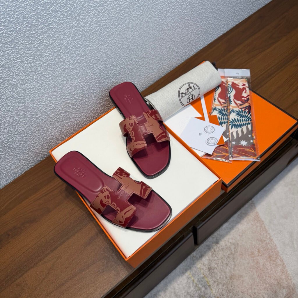 Hermès Unisex Slides detail 2