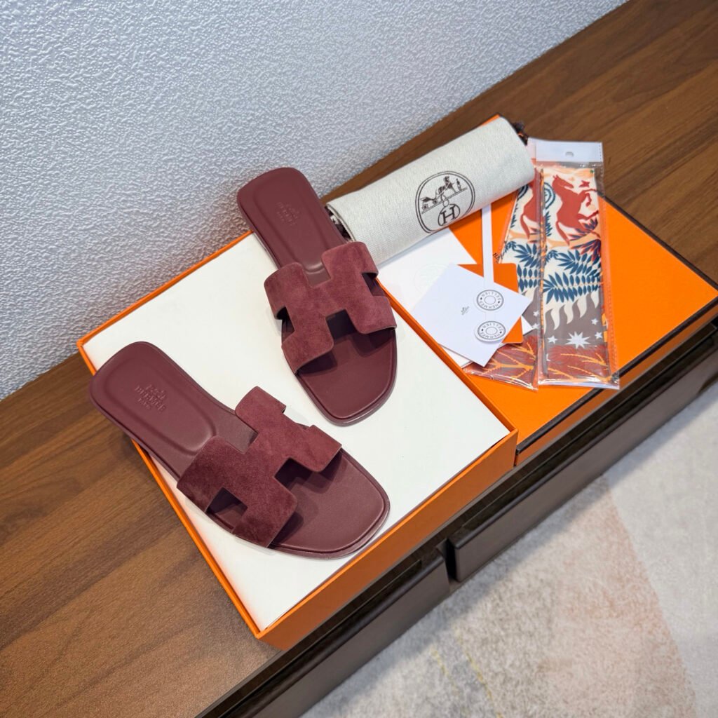 Hermès Unisex Slides detail 2