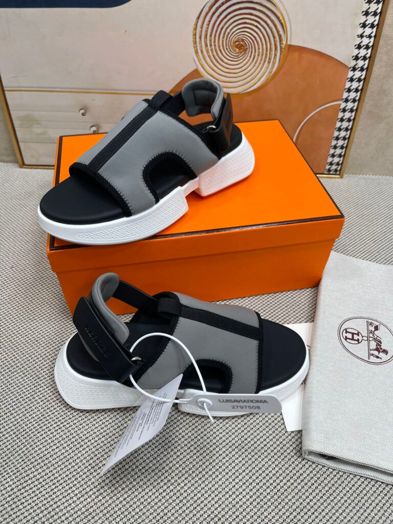 Hermès Unisex Slides detail 2