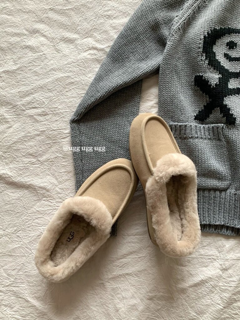 UGG Unisex Mules detail image 2