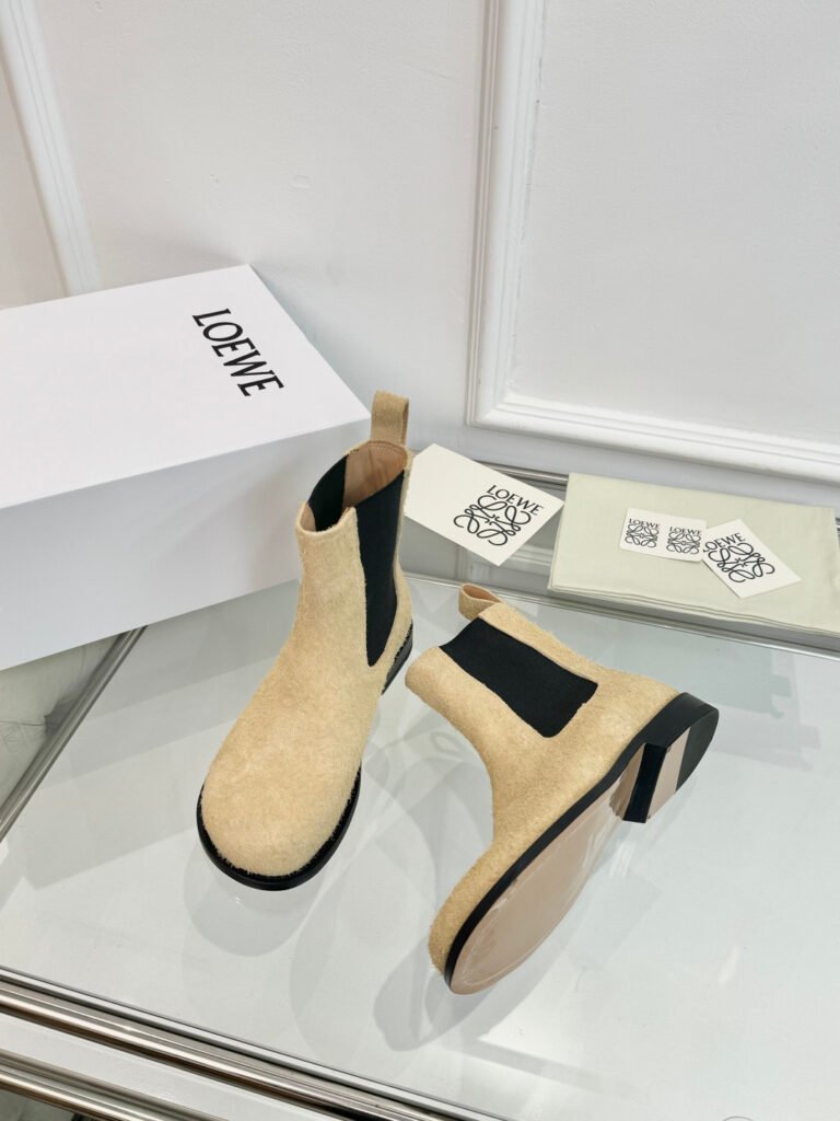 Loewe Unisex Sneakers detail 2